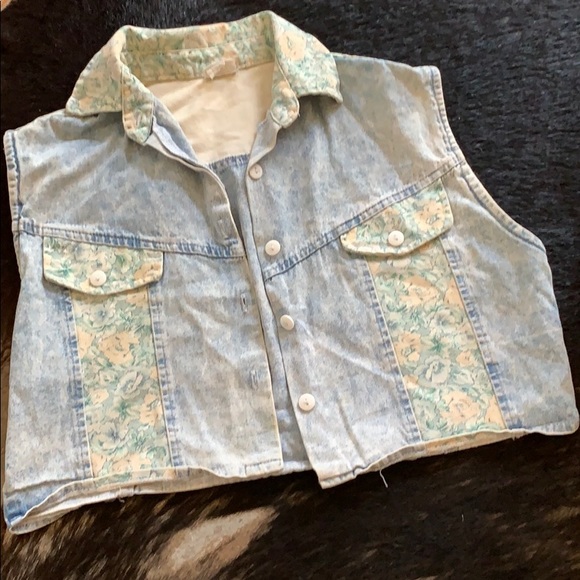 Vintage Denim Floral Crop Vest! - Picture 3 of 7